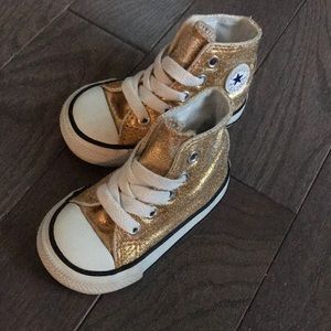 Converse all star chuck taylor.. baby size 4